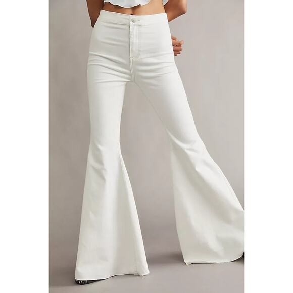 Free People Women's White Just Float On High Rise Flare Jeans Size 24R - Picture 2 of 11
